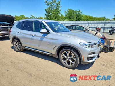 Czwarte zdjęcie samochodu z boku: 2021 BMW X3 XDRIVE30I VIN:5UXTY5C06M9H22123 - miniatura