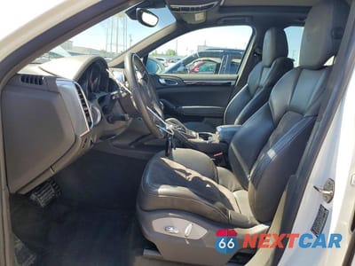 Zdjęcie 7 z 13 samochodu: 2018 PORSCHE CAYENNE VIN:WP1AA2A20JKA01571 - miniatura