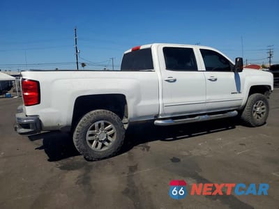 Trzecie zdjęcie samochodu z tyłu: 2017 CHEVROLET SILVERADO C2500 HEAVY DUTY LT VIN:1GC1CVEG1HF107002 - miniatura