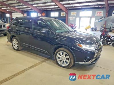 Czwarte zdjęcie samochodu z boku: 2018 MITSUBISHI OUTLANDER VIN:JA4AZ3A37JZ050020 - miniatura