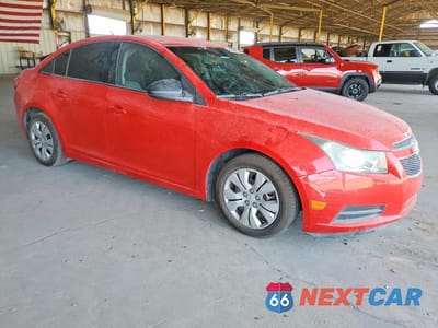 Czwarte zdjęcie samochodu z boku: 2014 CHEVROLET CRUZE LS VIN:1G1PA5SH4E7367793 - miniatura