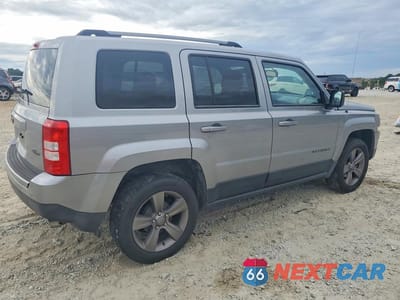 Trzecie zdjęcie samochodu z tyłu: 2016 JEEP PATRIOT SPORT VIN:1C4NJPBA1GD796066 - miniatura