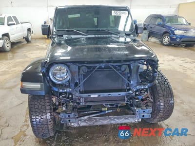 Piąte zdjęcie samochodu w środku: 2019 JEEP WRANGLER UNLIMITED SAHARA VIN:1C4HJXEG0KW656536 - miniatura