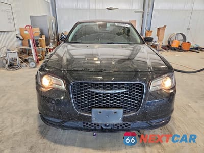 Piąte zdjęcie samochodu w środku: 2023 CHRYSLER 300 TOURING VIN:2C3CCAAGXPH676911 - miniatura