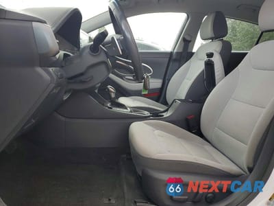 Zdjęcie 7 z 13 samochodu: 2021 HYUNDAI IONIQ SE VIN:KMHC75LC5MU260867 - miniatura