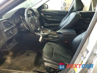 Zdjęcie 7 z 12 samochodu: 2015 BMW 328 XI SULEV VIN:WBA3B5G58FNS19870 - miniatura
