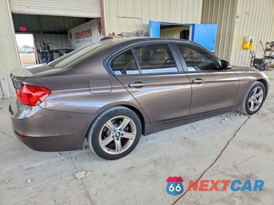 Trzecie zdjęcie samochodu z tyłu: 2014 BMW 328 XI VIN:WBA3B3C56EJ980820 - miniatura