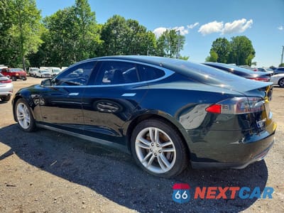 Drugie zdjęcie samochodu z przodu: 2013 TESLA MODEL S VIN:5YJSA1DN5DFP09094 - miniatura