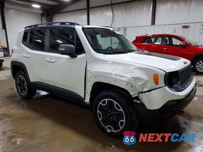 Czwarte zdjęcie samochodu z boku: 2017 JEEP RENEGADE TRAILHAWK VIN:ZACCJBCB7HPE93359 - miniatura
