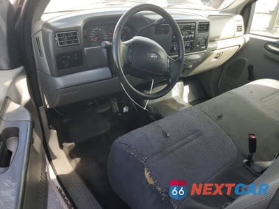 Zdjęcie 8 z 13 samochodu: 2003 FORD F550 SUPER DUTY BOX TRUCK VIN:1FDAF56S03EB73335 - miniatura