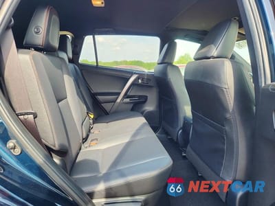 Zdjęcie 10 z 12 samochodu: 2018 TOYOTA RAV4 HV SE VIN:JTMJJREV0JD191035 - miniatura
