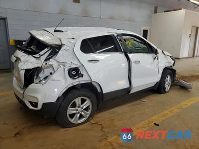 Trzecie zdjęcie samochodu z tyłu: 2019 CHEVROLET TRAX 1LT VIN:3GNCJPSB3KL256308 - miniatura