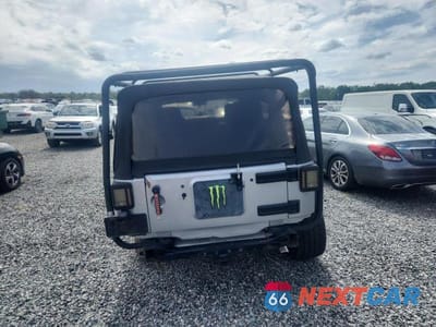 Zdjęcie 6 z 12 samochodu: 2013 JEEP WRANGLER UNLIMITED SPORT VIN:1C4BJWDG0DL630251 - miniatura