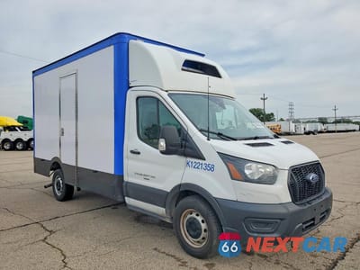 Czwarte zdjęcie samochodu z boku: 2023 FORD TRANSIT DELIVERY TRUCK VIN:1FDBW5ZG9PKA23162 - miniatura