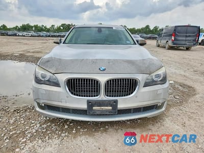 Piąte zdjęcie samochodu w środku: 2011 BMW 740 I VIN:WBAKA4C56BC612674 - miniatura