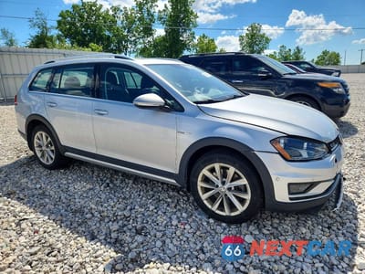 Czwarte zdjęcie samochodu z boku: 2017 VOLKSWAGEN GOLF ALLTRACK S VIN:3VWH17AU3HM505014 - miniatura