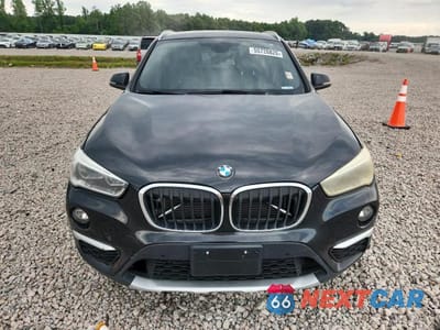 Piąte zdjęcie samochodu w środku: 2017 BMW X1 XDRIVE28I VIN:WBXHT3C32H5F74315 - miniatura