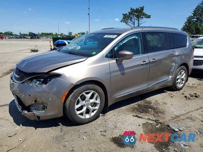 2017 CHRYSLER PACIFICA 2C4RC1EG5HR695605 - główne zdjęcie licytacji z USA - miniatura
