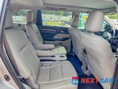 Zdjęcie 11 z 14 samochodu: 2016 TOYOTA HIGHLANDER LIMITED PLATINUM VIN:5TDYKRFH8GS161668 - miniatura