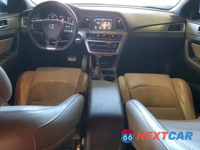 Zdjęcie 8 z 12 samochodu: 2017 HYUNDAI SONATA SPORT 2.0T VIN:5NPE34AB3HH504528 - miniatura