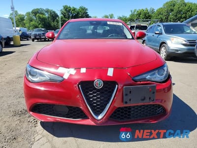 Piąte zdjęcie samochodu w środku: 2020 ALFA ROMEO GIULIA VIN:ZARFANAN9L7636898 - miniatura