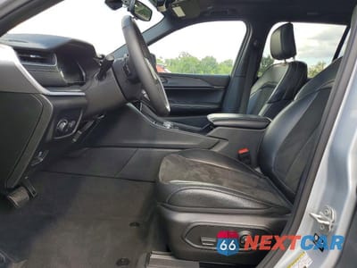 Zdjęcie 7 z 13 samochodu: 2024 JEEP GRAND CHEROKEE LAREDO VIN:1C4RJHAG8R8574570 - miniatura