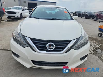 Piąte zdjęcie samochodu w środku: 2018 NISSAN ALTIMA 2.5 SR VIN:1N4AL3AP9JC271525 - miniatura