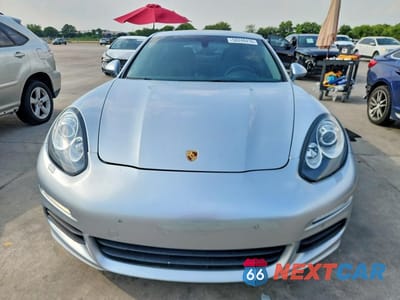 Piąte zdjęcie samochodu w środku: 2014 PORSCHE PANAMERA 2 VIN:WP0AA2A73EL009712 - miniatura