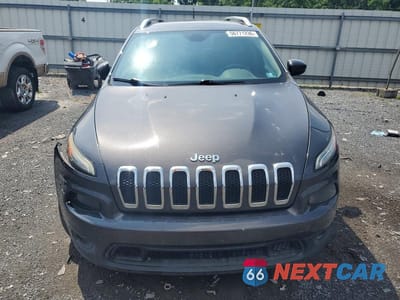Piąte zdjęcie samochodu w środku: 2015 JEEP CHEROKEE LATITUDE VIN:1C4PJMCS0FW725104 - miniatura