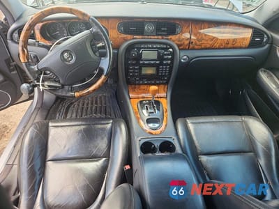 Zdjęcie 8 z 12 samochodu: 2004 JAGUAR XJ8 VIN:SAJEA71C94SG06738 - miniatura