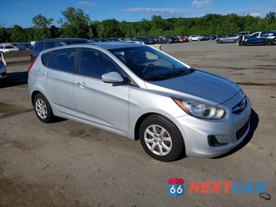 Czwarte zdjęcie samochodu z boku: 2013 HYUNDAI ACCENT GS VIN:KMHCT5AEXDU080770 - miniatura