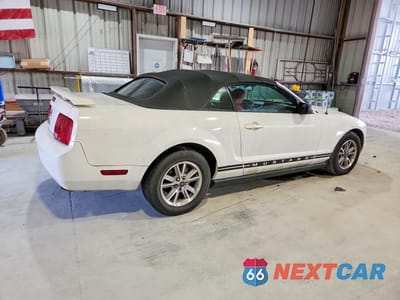 Trzecie zdjęcie samochodu z tyłu: 2005 FORD MUSTANG VIN:1ZVFT84N555199494 - miniatura