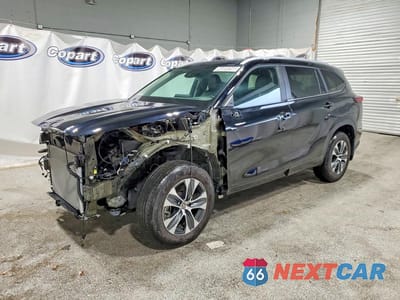 2025 TOYOTA HIGHLANDER HYBRID XLE 5TDKBRCH0SS672634 - główne zdjęcie licytacji z USA - miniatura