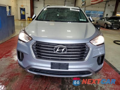 Piąte zdjęcie samochodu w środku: 2018 HYUNDAI SANTA FE SE VIN:KM8SMDHFXJU272283 - miniatura