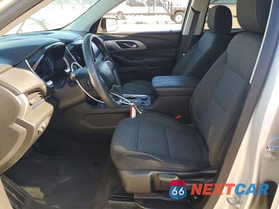 Zdjęcie 7 z 13 samochodu: 2019 CHEVROLET TRAVERSE LS VIN:1GNERFKW6KJ143183 - miniatura