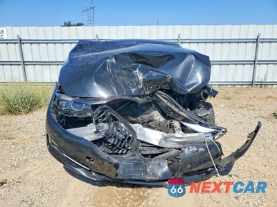 Piąte zdjęcie samochodu w środku: 2019 BMW 330 VIN:WBA8Z9C55KB220744 - miniatura