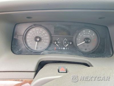 Zdjęcie 9 z 12 samochodu: 2010 MERCURY GRAND MARQUIS LS VIN:2MEBM7FV8AX602414 - miniatura