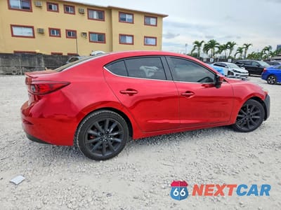 Trzecie zdjęcie samochodu z tyłu: 2018 MAZDA 3 TOURING VIN:3MZBN1V32JM210212 - miniatura