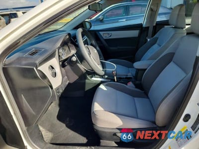 Zdjęcie 7 z 13 samochodu: 2018 TOYOTA COROLLA LE VIN:5YFBURHE8JP813207 - miniatura