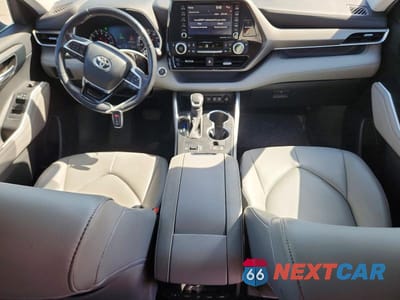 Zdjęcie 8 z 13 samochodu: 2020 TOYOTA HIGHLANDER XLE VIN:5TDGZRAH9LS021461 - miniatura