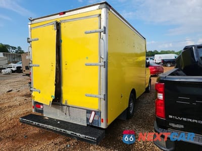 Trzecie zdjęcie samochodu z tyłu: 2016 CHEVROLET EXPRESS DELIVERY TRUCK VIN:1GB0GRFF9G1286323 - miniatura