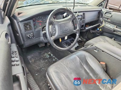 Zdjęcie 8 z 12 samochodu: 2003 DODGE DAKOTA QUAD SLT VIN:1D7HG48N03S308614 - miniatura