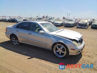Czwarte zdjęcie samochodu z boku: 2005 MERCEDES-BENZ E 320 VIN:WDBUF65J95A702564 - miniatura