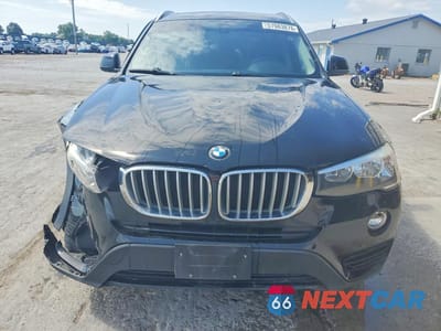 Piąte zdjęcie samochodu w środku: 2017 BMW X3 SDRIVE28I VIN:5UXWZ7C37H0V92389 - miniatura