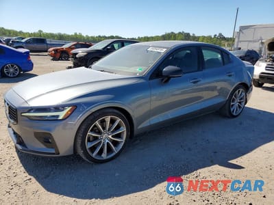 2021 VOLVO S60 T5 MOMENTUM 7JR102TZ5MG118683 - główne zdjęcie licytacji z USA - miniatura