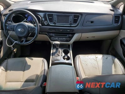 Zdjęcie 8 z 12 samochodu: 2017 KIA SEDONA EX VIN:KNDMC5C14H6255415 - miniatura