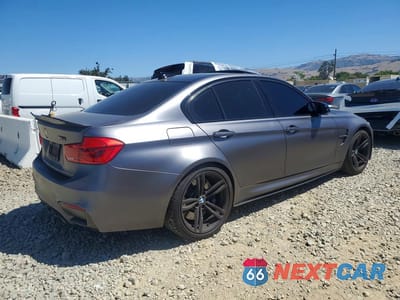 Trzecie zdjęcie samochodu z tyłu: 2017 BMW M3 VIN:WBS8M9C30H5G85466 - miniatura