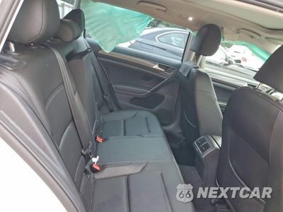 Zdjęcie 10 z 12 samochodu: 2018 VOLKSWAGEN GOLF SPORTWAGEN S VIN:3VWD17AU5JM752460 - miniatura