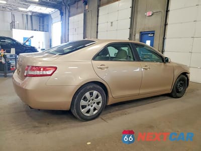 Trzecie zdjęcie samochodu z tyłu: 2010 TOYOTA CAMRY LE VIN:4T1BF3EK3AU053462 - miniatura