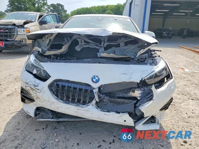 Piąte zdjęcie samochodu w środku: 2021 BMW 228XI VIN:WBA73AK04M7H36803 - miniatura